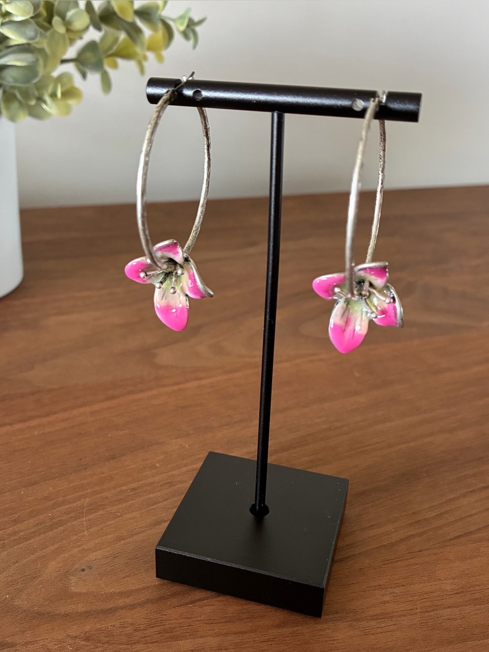 Lucky Brand Pink Enamel Floral Silver Tone Hoop Earrings